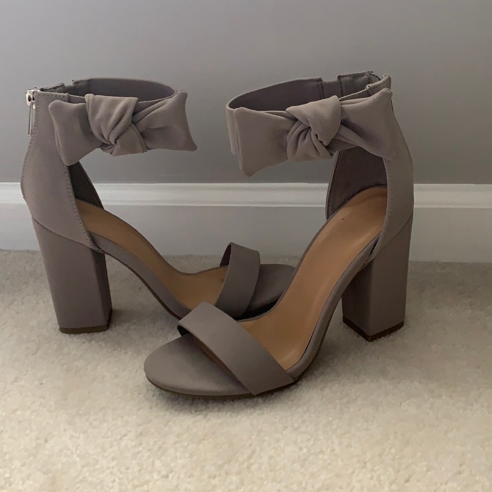 Heels - Picture 2 of 2